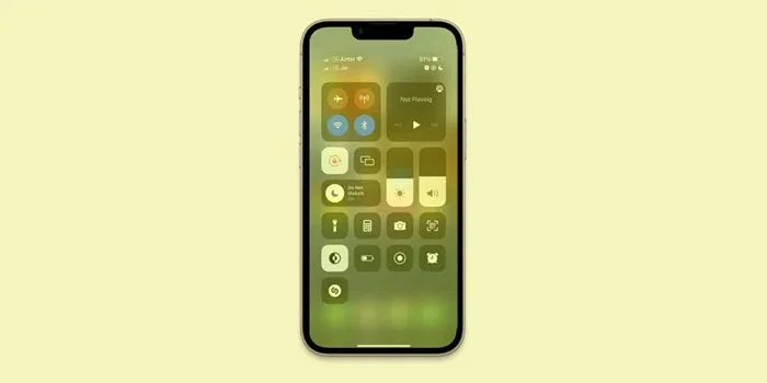 iphone yellow screen